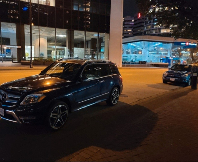 2015 Blue Mercedes GLK  in Cars & Trucks in Kelowna - Image 3