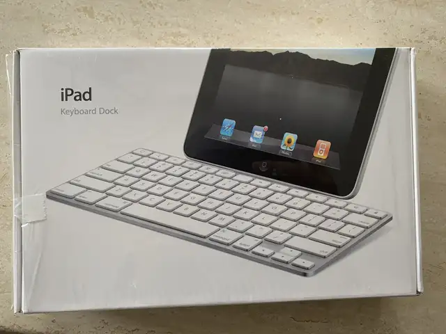 Apple iPad Keyboard Dock - Model A1359 - MC533LL/B - Open Box65669430480514120