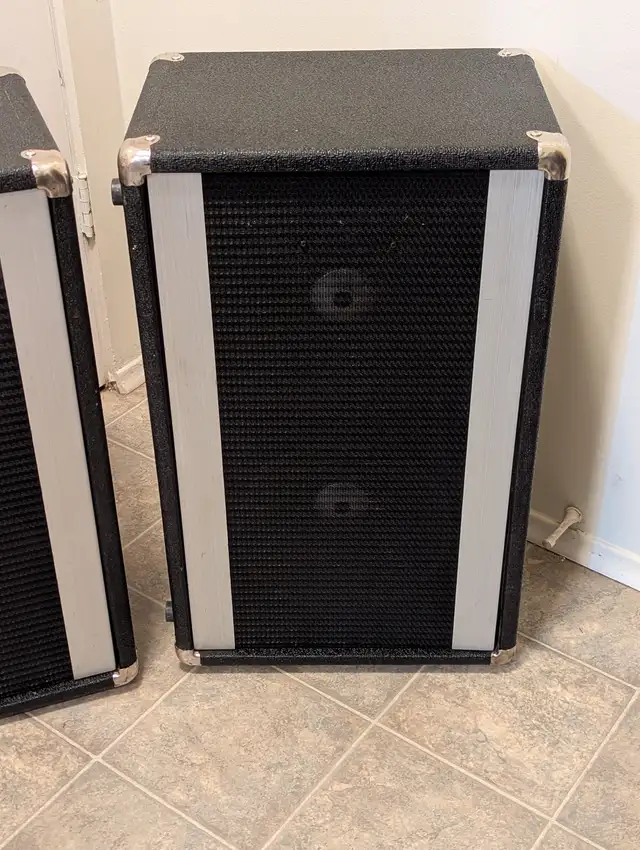 Peavey Stage Monitors Dual 10" Woofers 70 Watts 16 Ohms 1980's in Stereo Systems & Home Theatre in Red Deer - Image 5