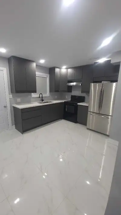 Newly renovated second flood home in a terrific location, close to shopping, golf, hospital, public...