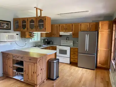 MAISON 1er PLANCHER $1950 (non meublée) $2250 meublée