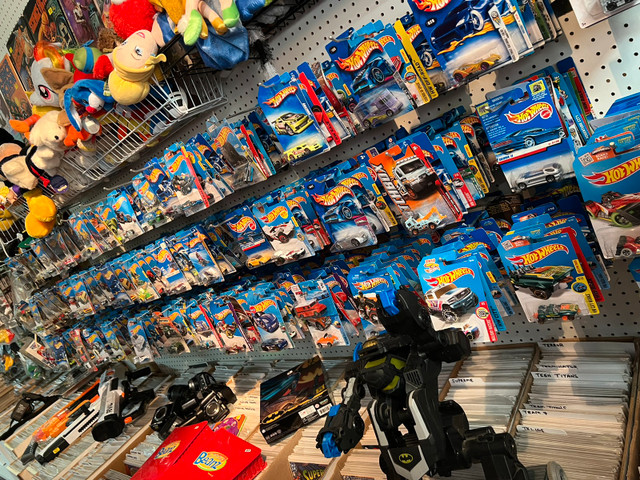 COMICS FUNKO HOTWHEELS ACTION FIGURES 9am to 4pm sundays in Garage Sales in St. Catharines - Image 4