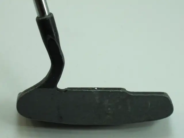 Jazz Competition Black Blade Putter Golf Club RH 36 Inches in Golf in Regina - Image 4
