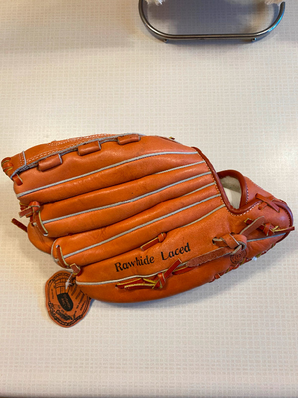 Cooper Black Diamond 248 RHT baseball glove - New in Hobbies & Crafts in Oakville / Halton Region - Image 2