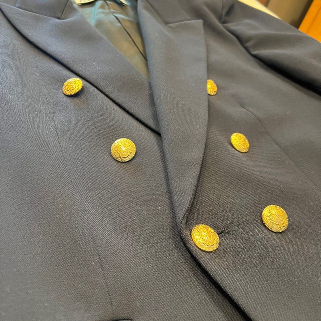 Zara tailored blazer with buttons  dans Femmes - Hauts et vêtements d'extérieur  à Ville de Montréal - Image 3