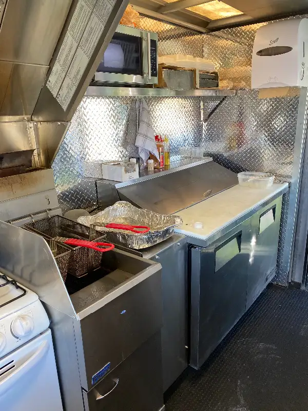 Food truck PRICE REDUCED! in Heavy Trucks in Medicine Hat - Image 9