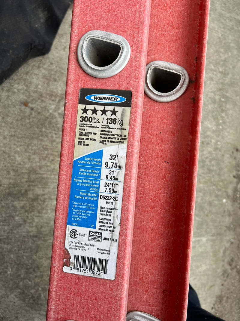 Werner 32 ft extendable ladder. Ladders & Scaffolding Edmonton Kijiji