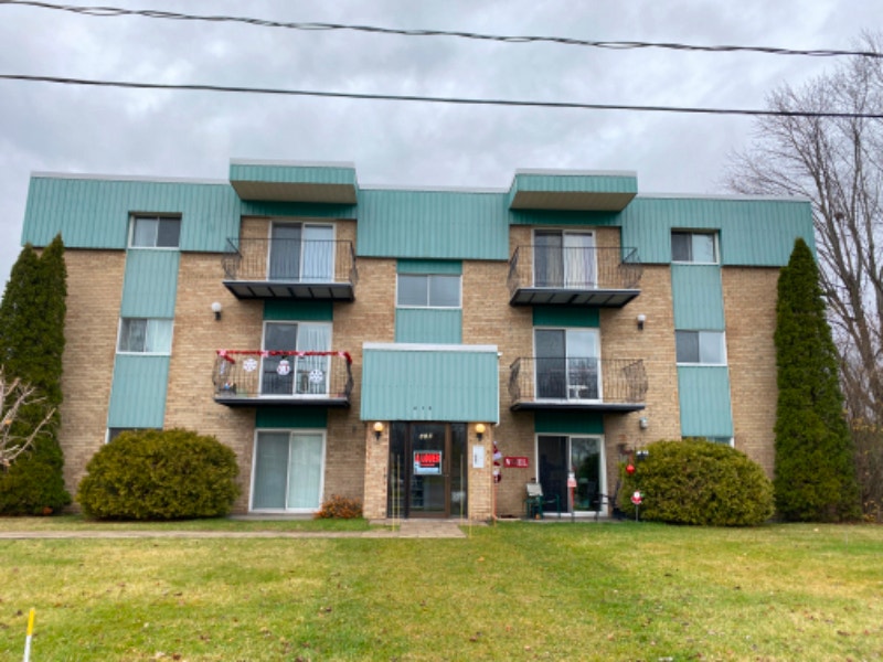 St jean sur Richelieu Secteur. Iberville. 3 1/2 Locations longue