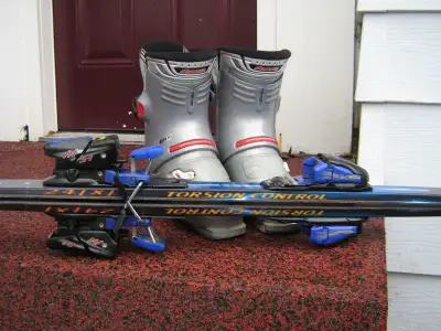 DOWNHILL SKIS / 10.5 BOOTS @ a set of JR SKIS, View more