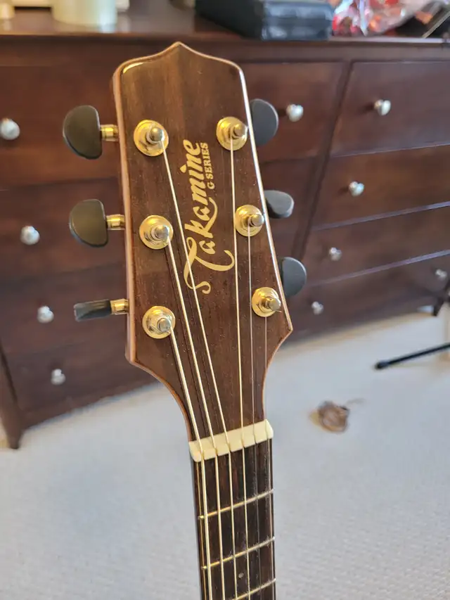 Takamine  EG363SC acoustic electric guitar in Guitars in Markham / York Region - Image 2