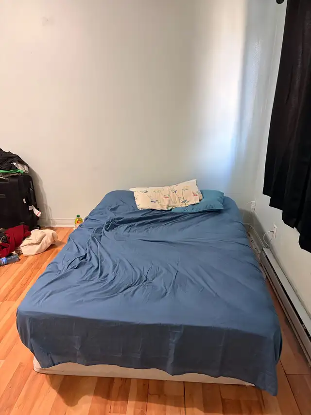 Lit double in Beds & Mattresses in Laval / North Shore - Image 3