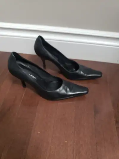 Nine West Leather Women Shoes Size 6.5 in mint condition, View more