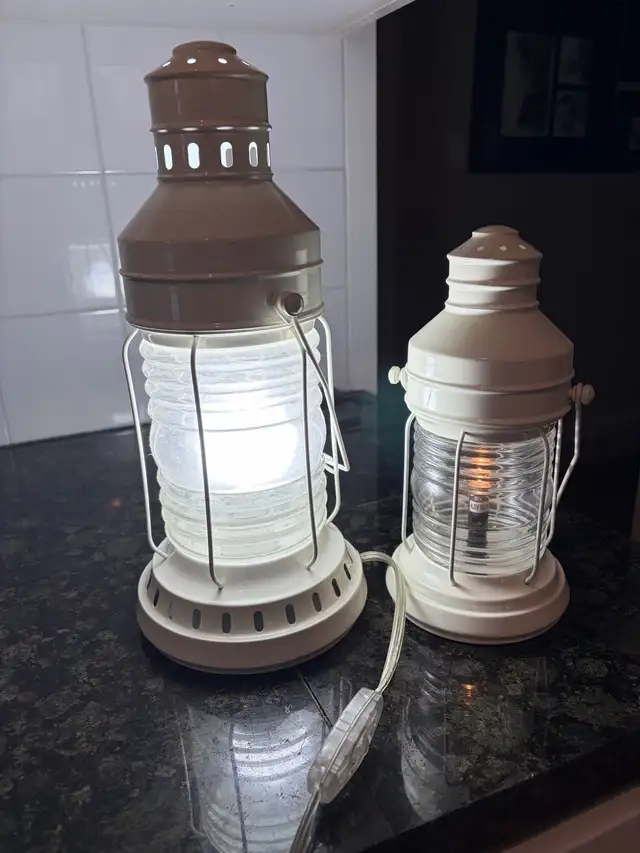 Pottery Barn Lantern Style lights in Other in Revelstoke - Image 4