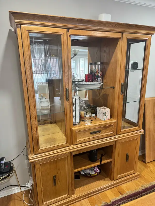 Wooden Hutch in Hutches & Display Cabinets in Mississauga / Peel Region - Image 4