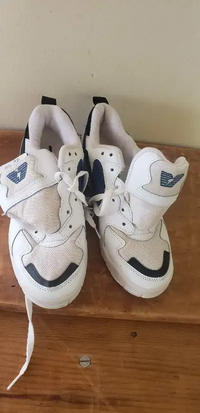 VINTAGE TANA RUNNING SHOES SIZE 8 CHILD or 5 Women , View more