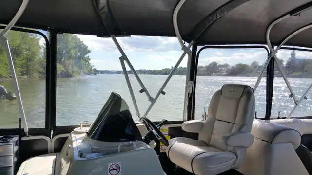 Ponton premier 25' mercury 150 2014 in Powerboats & Motorboats in Longueuil / South Shore - Image 3