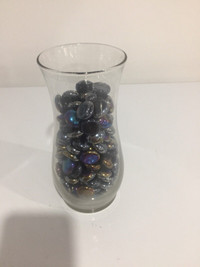 Glass vase with glass beads