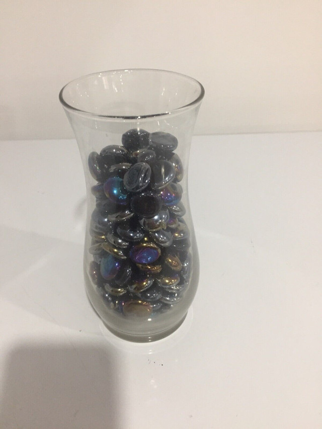 Glass vase with glass beads in Home Décor & Accents in Brantford