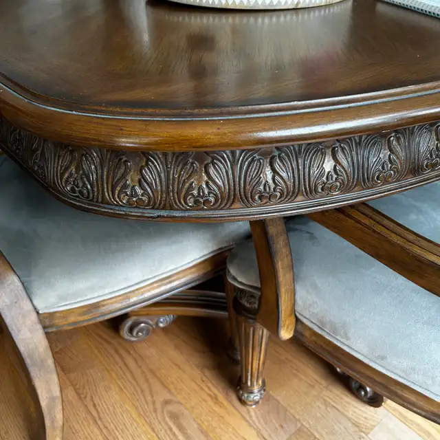 Beautiful Carved Wood Dining Set in Dining Tables & Sets in Hamilton - Image 9