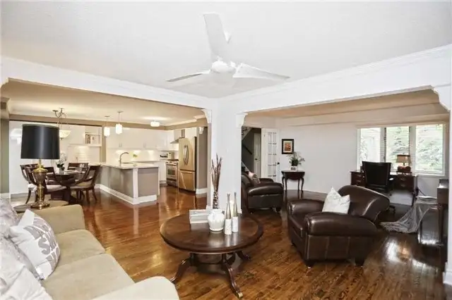 Second floor room for rent63005673081603122