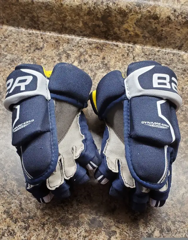 New 8"  Youth BAUER  SUPREME Hockey Gloves  $55 in Toys & Games in Barrie - Image 5