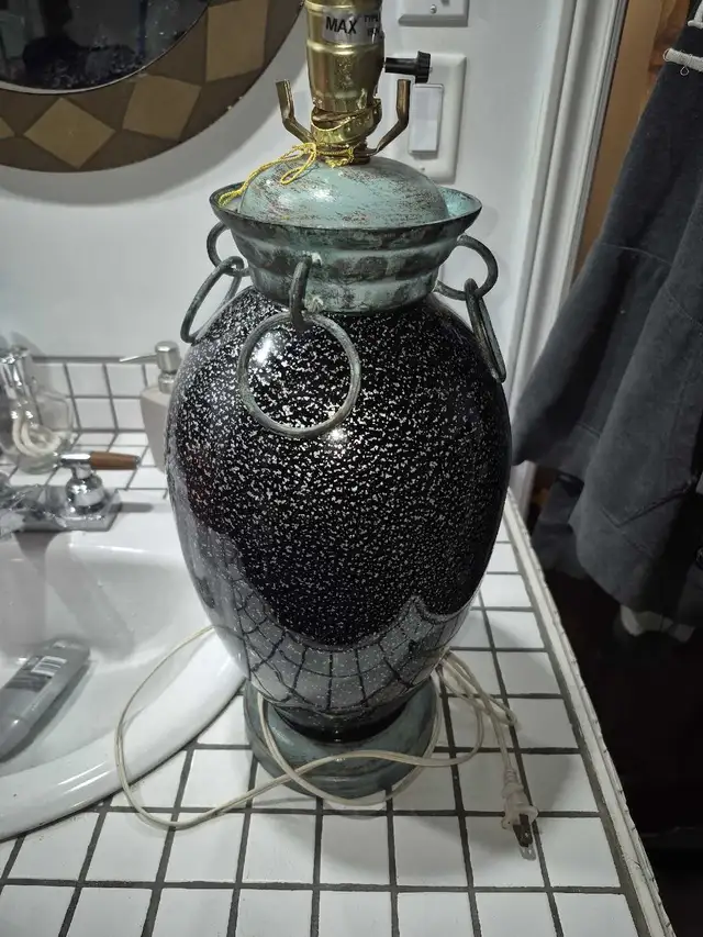 Lampe vintage  in Indoor Lighting & Fans in Laval / North Shore - Image 2