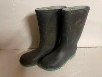 Boys Sz4 Rubber Rain Boots