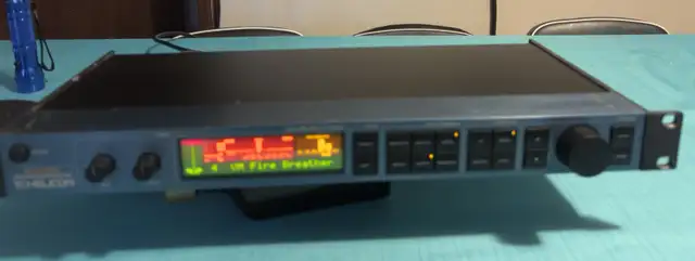 TC Helicon Voice One in Pro Audio & Recording Equipment in Windsor Region - Image 2