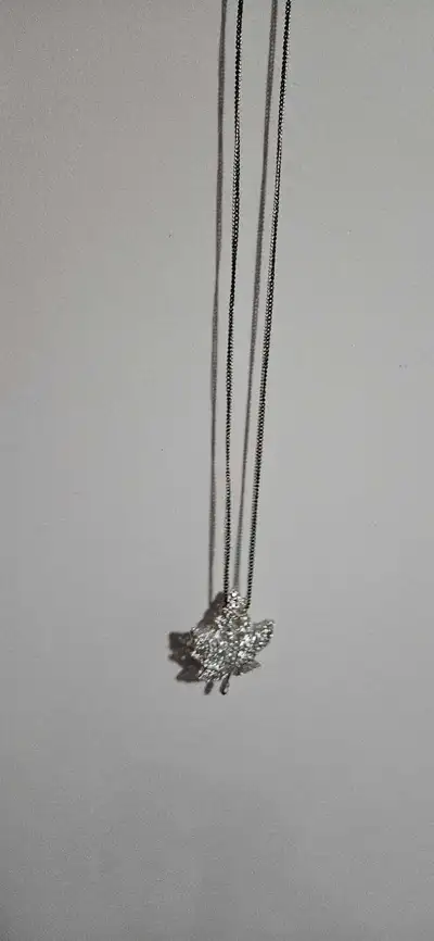Collier Feuille d'Érable, View more