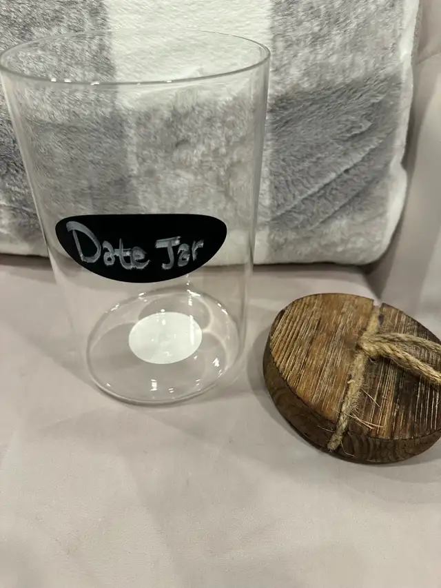 CUTE GLASS DATE JAR589178696358973444