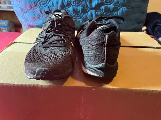 NIKE ZOOM WINFLO 5 MESH RUNNING SHOES in Women's - Shoes in Kitchener / Waterloo - Image 4