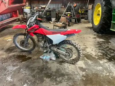 2005 mint…clf 250 location At Stoughton..if interested Call 1-306-457-7924