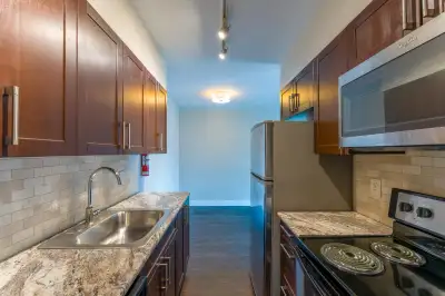 $1650 Apartment Hamilton