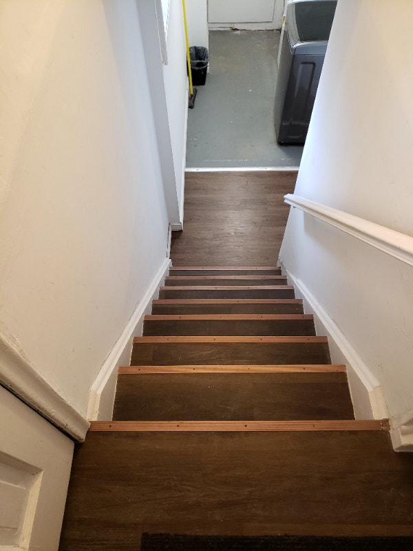 Spacious 2 bedroom basement apartment, 1 minute to 401. Long Term Rentals Oshawa / Durham