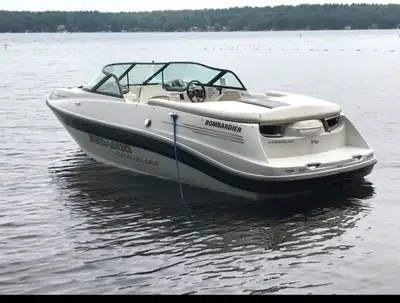 2001 Seadoo Utopia jet boat and trailer. A great fun starter boat with lots of acceleration. Perfect...