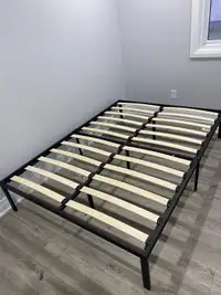NEW Metal Platform Bed Frame Wood Slat Double Full size