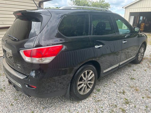2015 Nissan Pathfinder SL in Cars & Trucks in Hamilton - Image 3