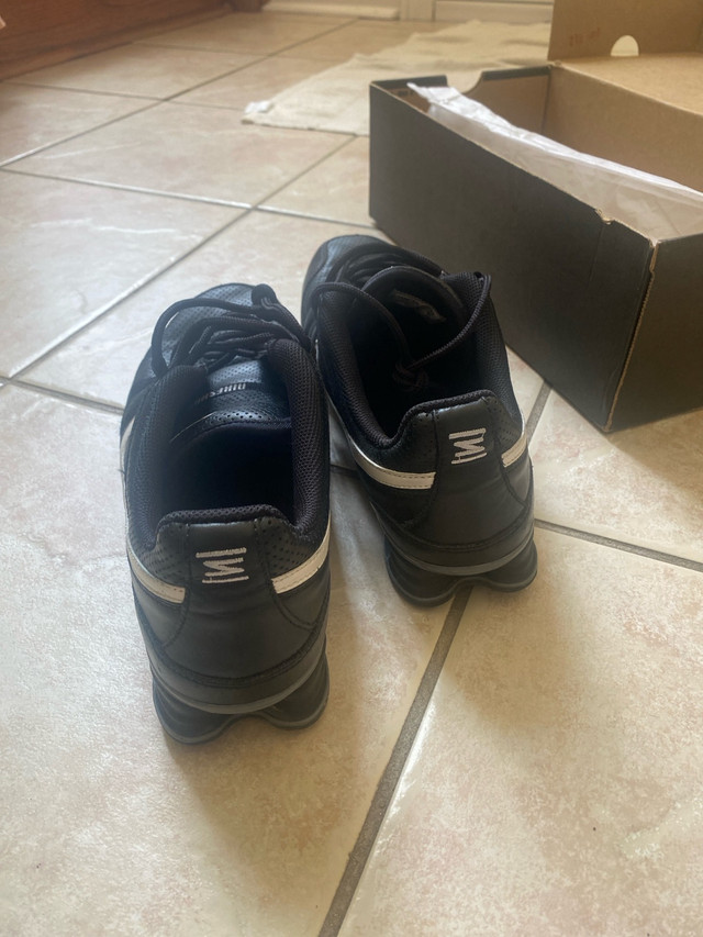Nike Shox Low  in Men's Shoes in Mississauga / Peel Region - Image 3