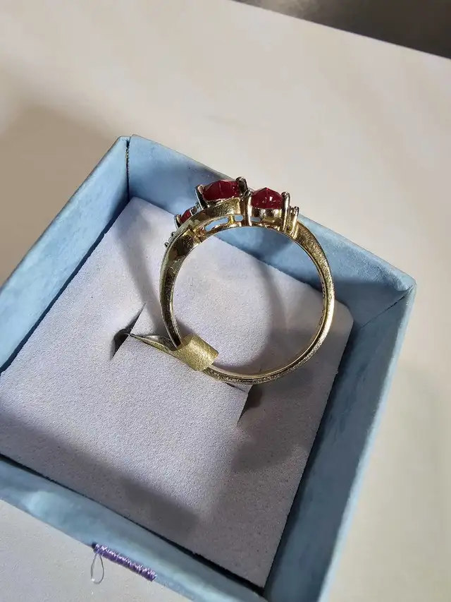 Ring ladies 10k gold 3 grams size 7 firm price in Jewellery & Watches in Calgary - Image 3