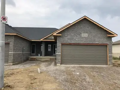 Newer Townhouse in South Windsor for rent