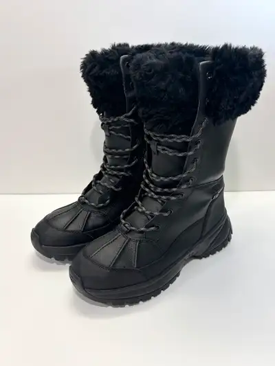 Clean and like New condition UGGs Boots Women’s size 9 Online price $230+tax Can ship for 10 Waterpr...