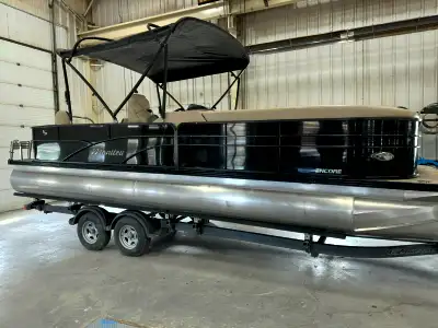2019 Manitou Encore Pro Angler FF Tri-Toon 24foot with 96 hrs 150HP Evinrude Outboard E-Tec that can...