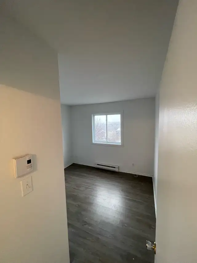 4 1/2 CHARLESBOURG | Long Term Rentals | Québec City | Free local ...