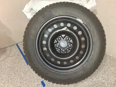 P215/60R17 96T tires and 17" steel wheels Used only one season on 2023 Honda HRV Wheels bolt spacing...