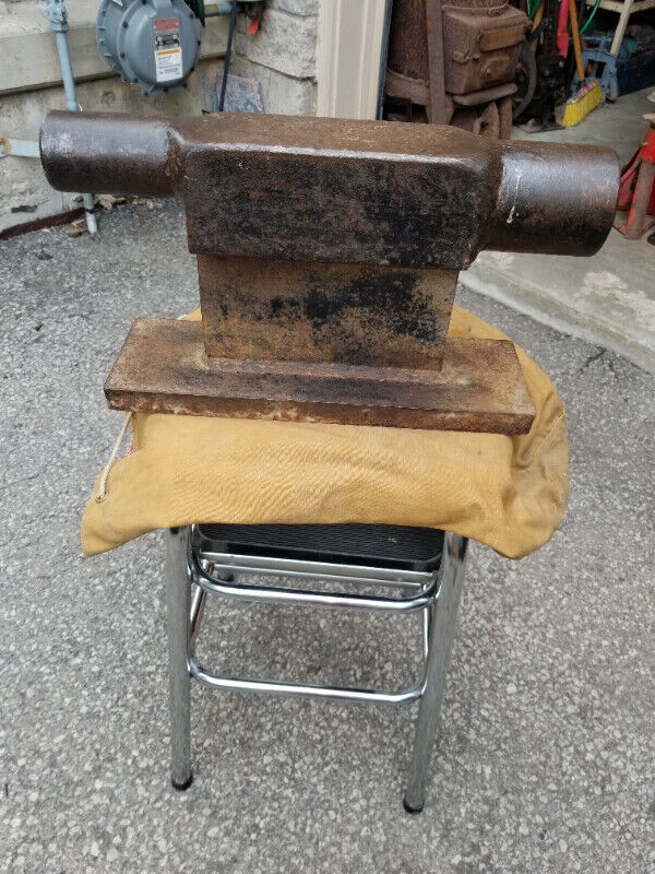 Old homemade anvil 80 lbs in Arts & Collectibles in Oakville / Halton Region