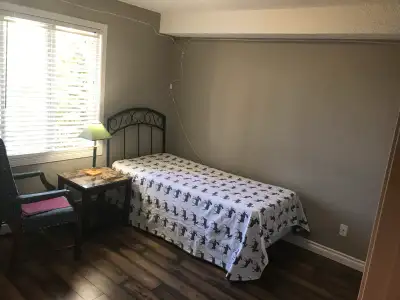 BeautifulROMforRENTinEvergreen$700 immediate pos