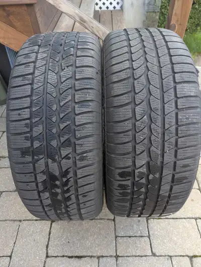 2 pneus d'hiver Continental 4x4 Winter Contact. Utilisé une season avec 5000km 225/55r18. $400 Achat...