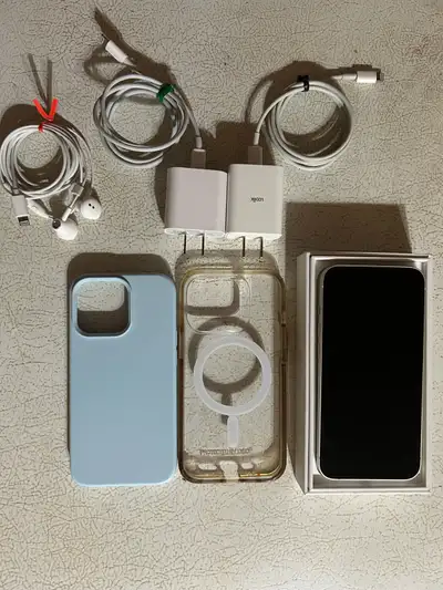 iPhone 14 128GB White – Like New (Full Bundle) Like new iPhone 14 128GB in white. No scratches, exce...