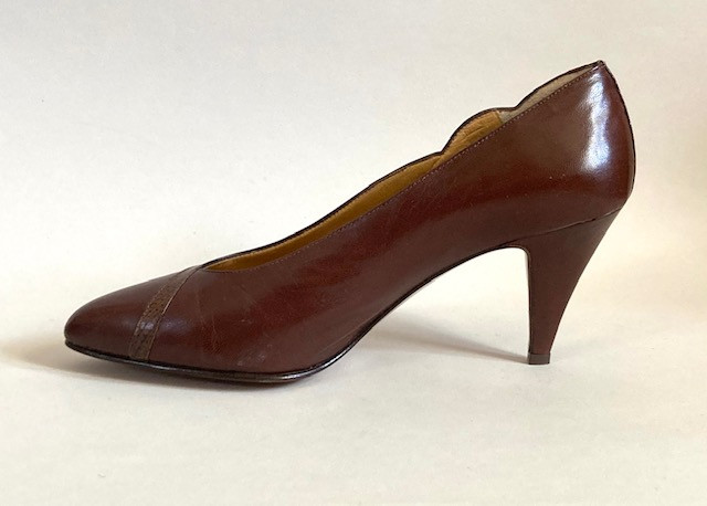 LADIES VINTAGE BROWN LEATHER FABIANI 3 "HIGH  HEELS sz7 UNWORN in Women's - Shoes in Stratford - Image 4