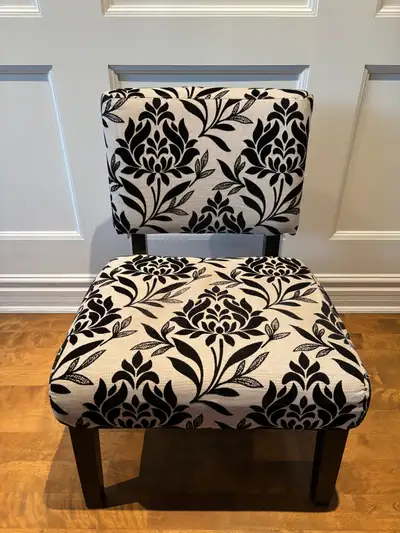 Chaise d'appoint, View more